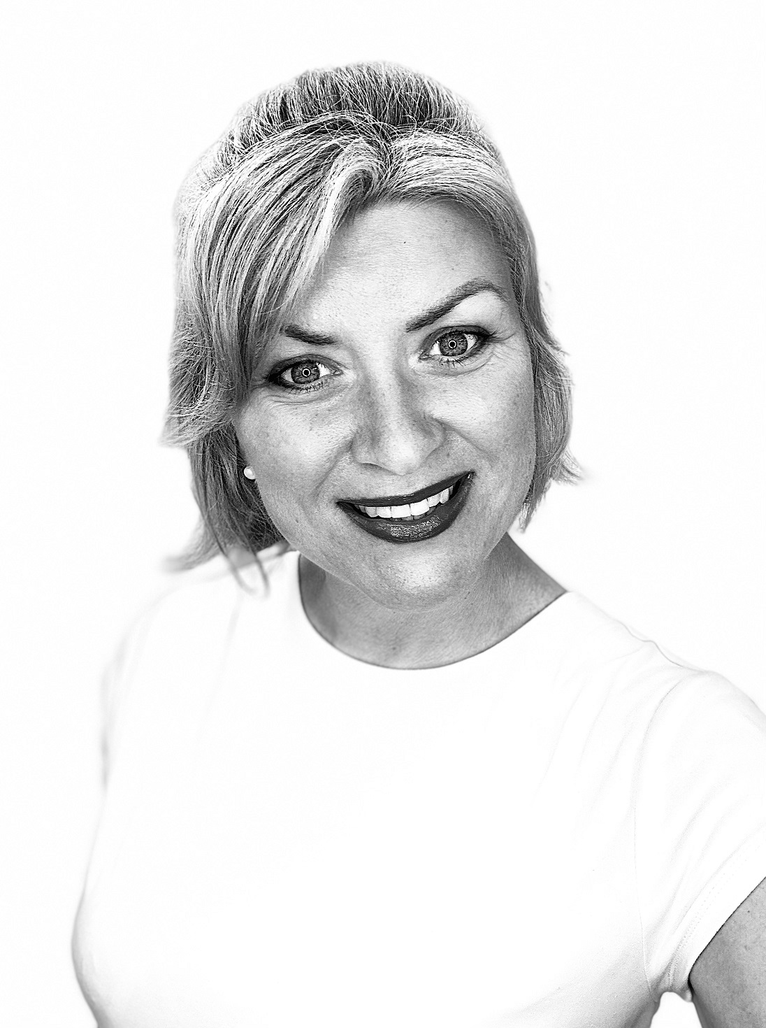 Belinda-Challis-Belles&Brides